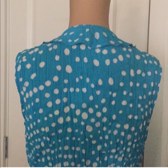 Free Button down Blouse - Picture 5 of 5